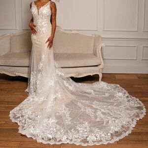 Trumpet Wedding Dress | Size 12 | Plunging V-Neck & Cathedral Train